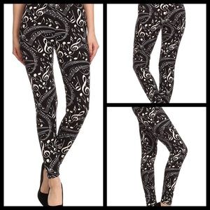 Plus size music note leggings